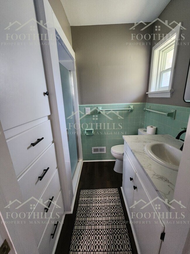 Building Photo - 3-Bedroom Home with Fresh Updates and Fenc...