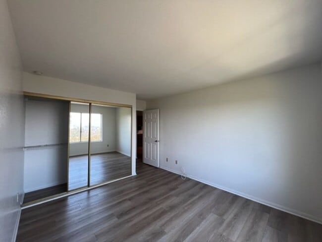 Building Photo - 2825 Third Ave #402