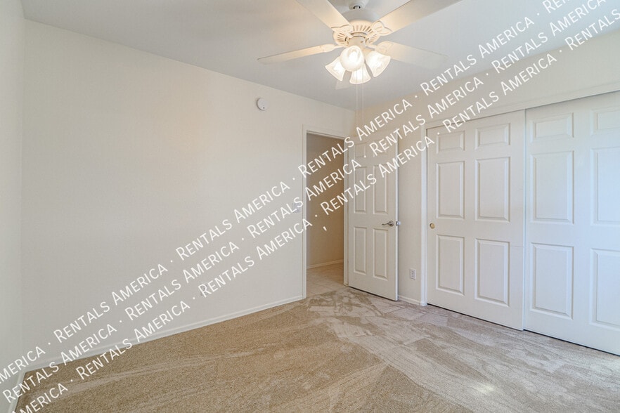 Building Photo - 10464 E Jan Cir