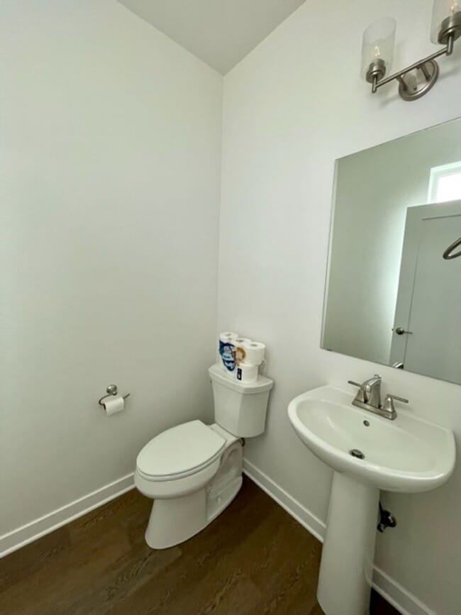 Building Photo - Like new 3 bedroom townhome in SE Bend!