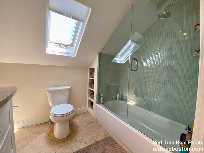 Building Photo - 55 Eliot Cres