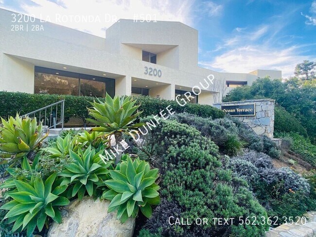 Building Photo - 3200 La Rotonda Dr