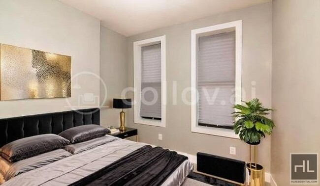 Building Photo - HALSEY STREET LARGE 3BR/Private Backyard/L...