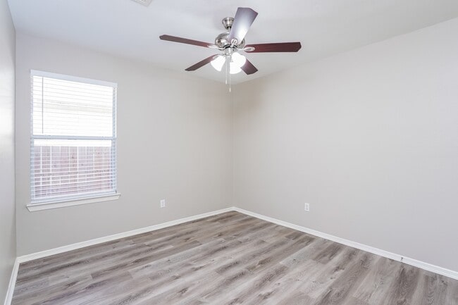 Building Photo - 24214 Silver Maple Dr