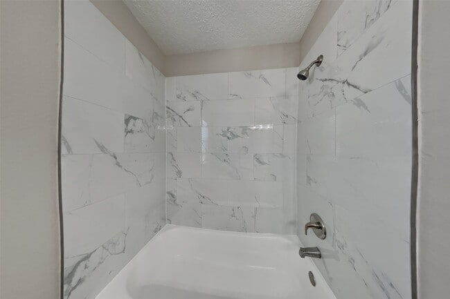 Building Photo - 14938 Sugar Mist Ln