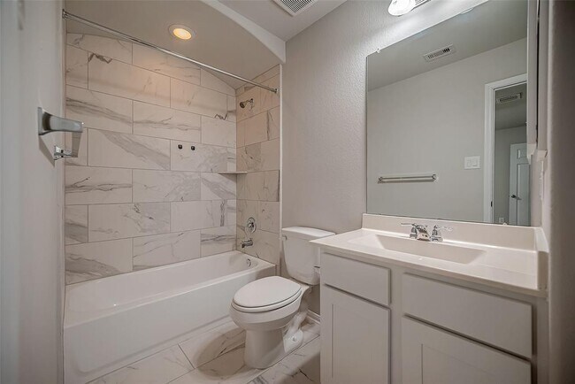 Building Photo - 3423 Hackberry Tree Ln