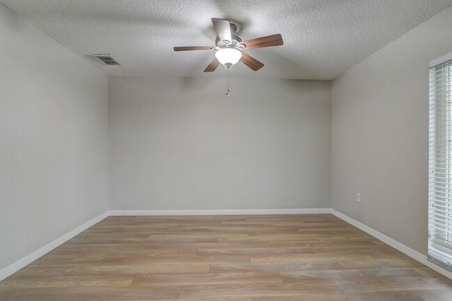 Building Photo - 5281 Jade Cir