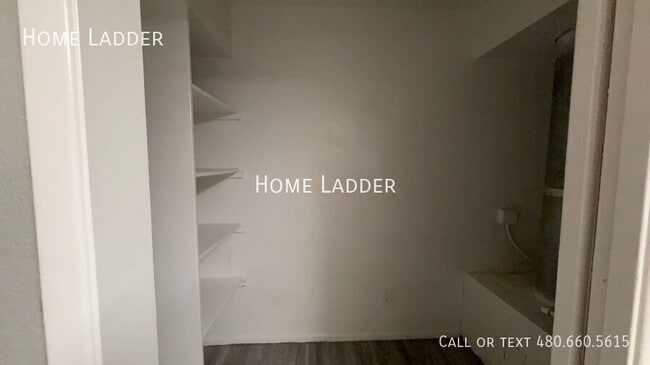 Building Photo - 3139 E Cicero St