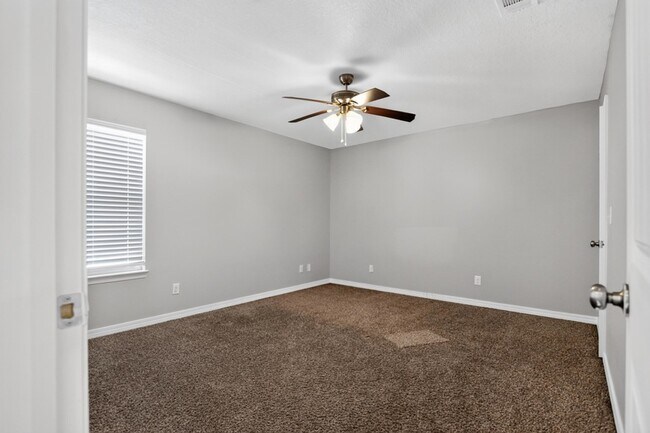 Building Photo - 451 Eisenhower Dr