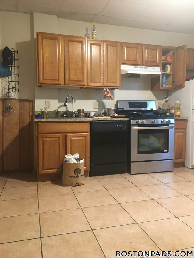 Building Photo - 9 Fulkerson St