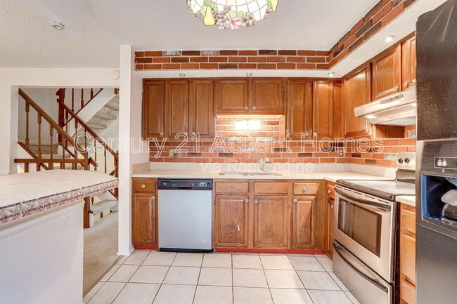 Building Photo - 5328 Larochelle Ct