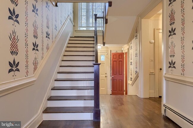 Building Photo - 226 E Caracas Ave