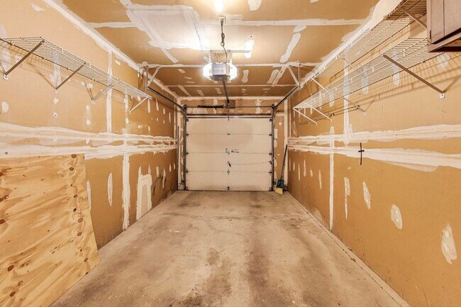 Building Photo - 534 River Front Cir