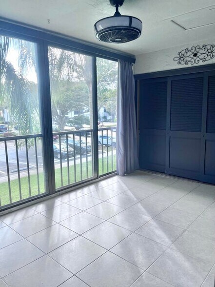 Building Photo - 5439 Verona Dr