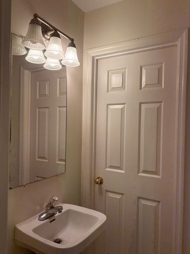 Building Photo - Single Family Home in Villages of Brentwood