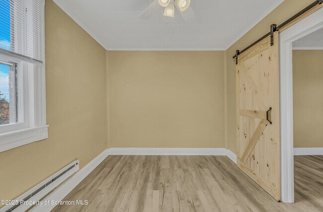 Building Photo - 864 S Main St