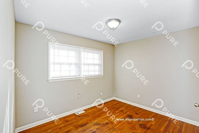 Building Photo - 107 Scotland Dr