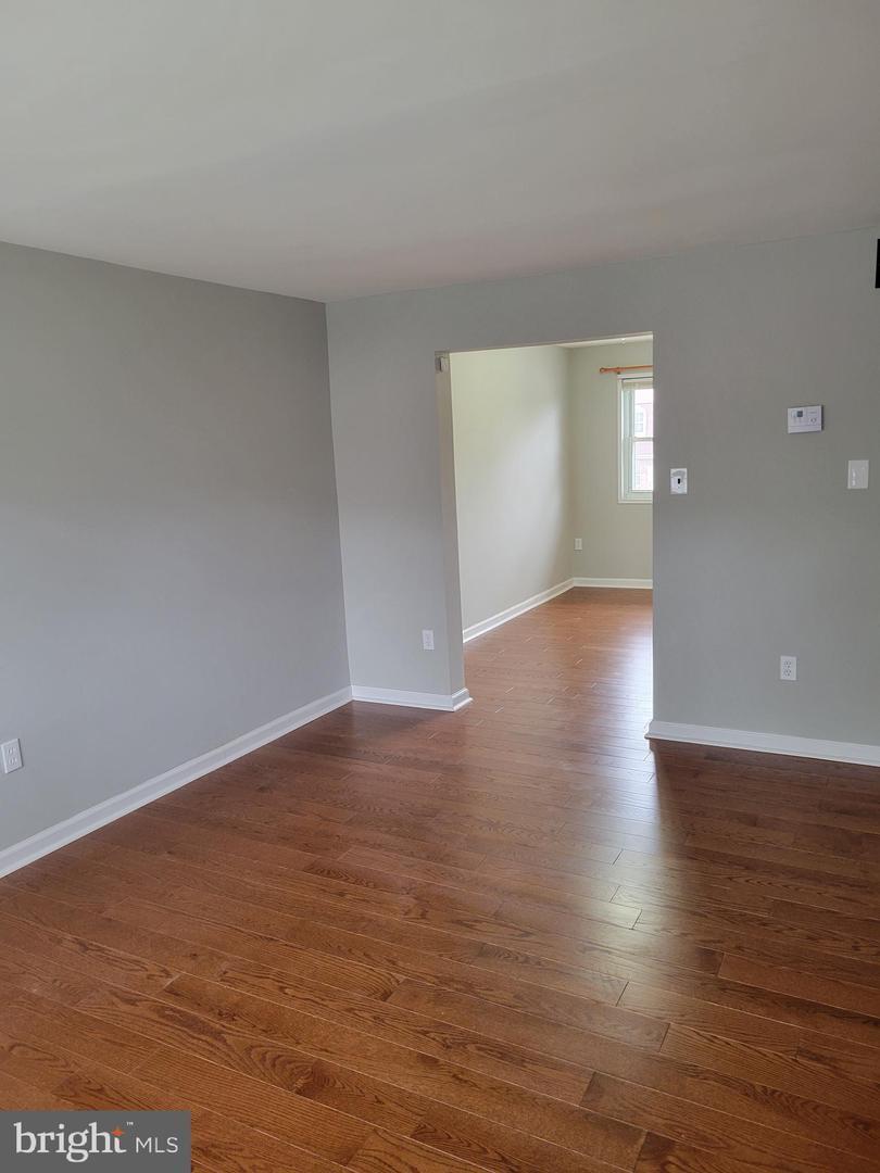 Building Photo - 630 Kingston Rd