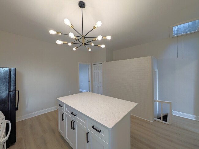 Building Photo - 434 N 52nd St