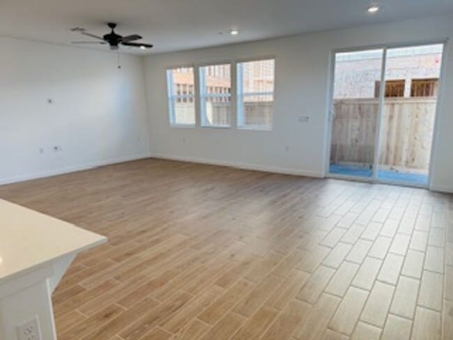 Building Photo - $500 Move In Bonus $2,850 Clovis & Shepherd 4 Bedroom Home, Solar Panels, New Construction - Plum...