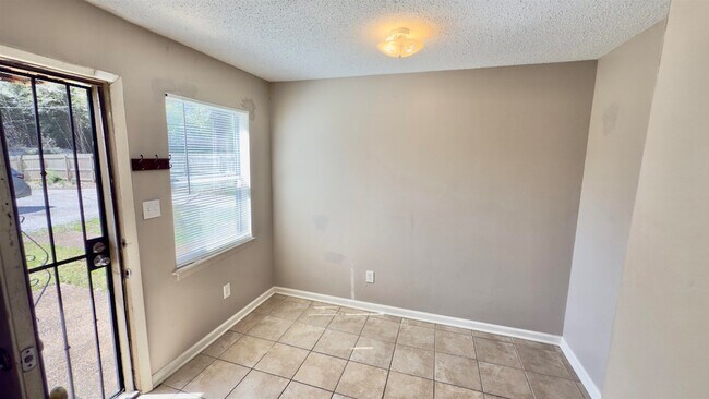 Building Photo - 3799 Carnes Ave