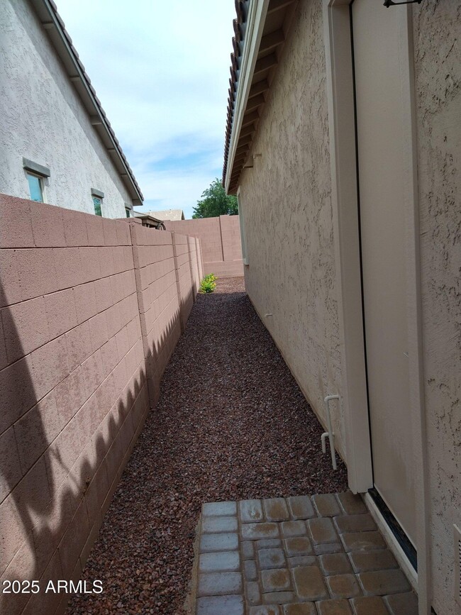 Building Photo - 8410 W Palmaire Ave