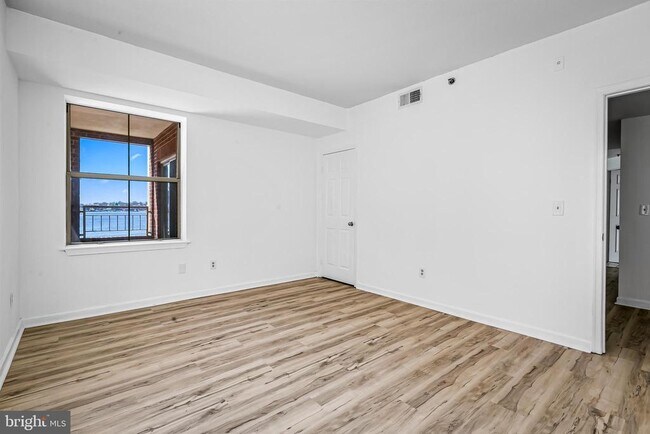 Building Photo - 960 Fell St