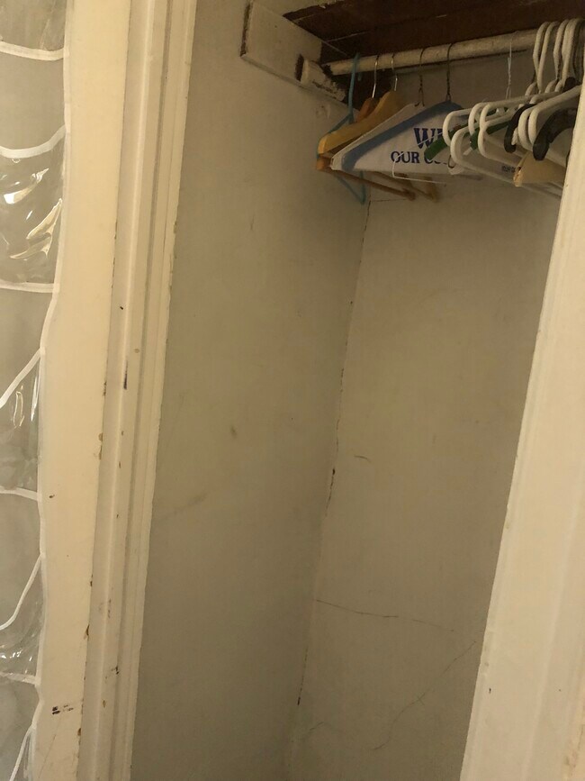 Building Photo - 790 Grand St