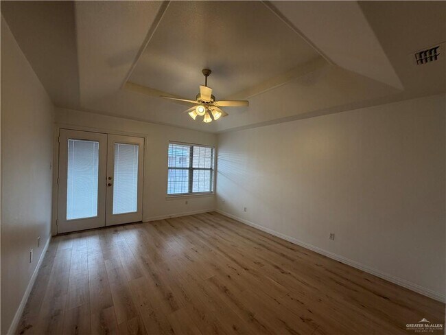 Building Photo - 25 Robin Ave