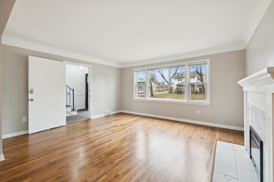 Building Photo - 206 Catalpa Dr