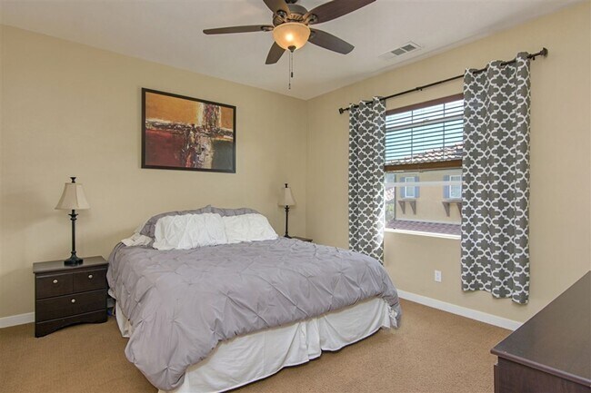 Building Photo - Spacious 2 Bedroom + Office/Den Townhome in Beautiful San Marcos, CA