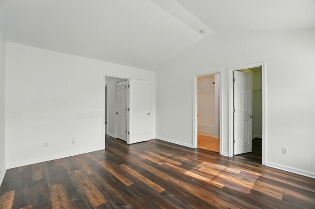 Building Photo - (Coming Soon) Townhome in Pineville – Quie...