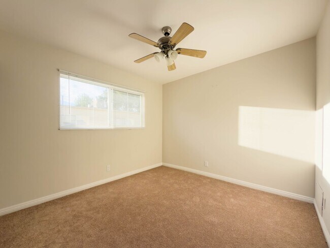 Building Photo - Spacious 4BR with Bonus Room in Cabrini Villas!