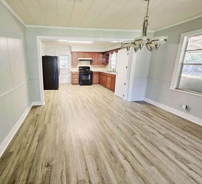 Building Photo - 215 N Landry Dr
