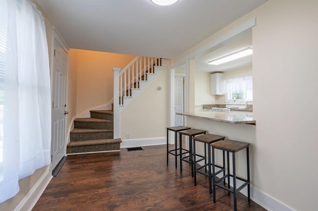 Building Photo - 177 Chestnut St