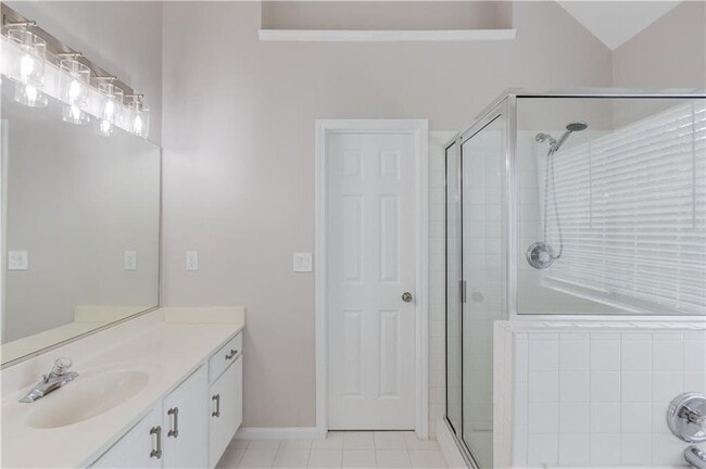 Building Photo - 3895 Kingsbrook Blvd