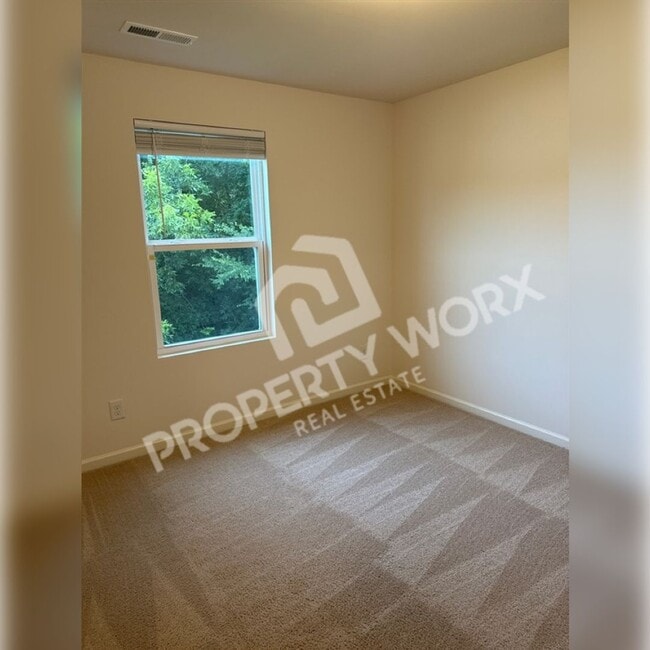 Building Photo - 3 Bedroom Home, Rocky Mount