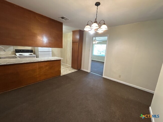 Building Photo - 310 Prather Dr
