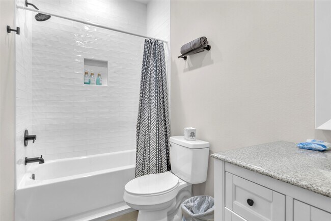 Building Photo - 1079 Cedar Ln