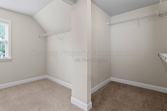 Building Photo - 215 Ryan Ln