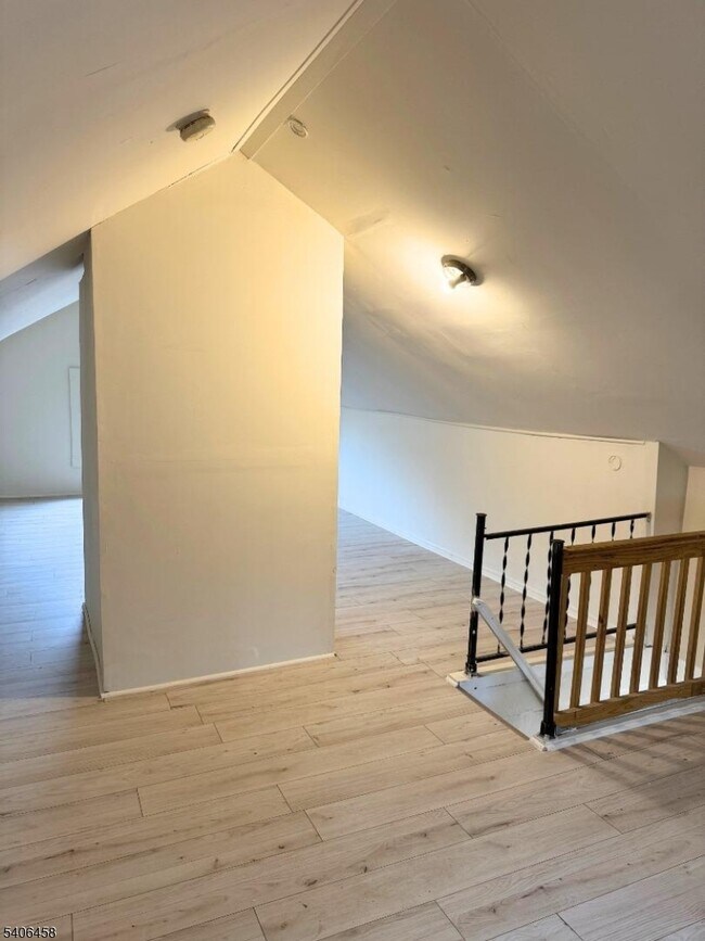 Building Photo - 1261 Milton Pl