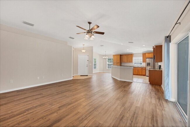 Building Photo - 2821 Embassy Rd