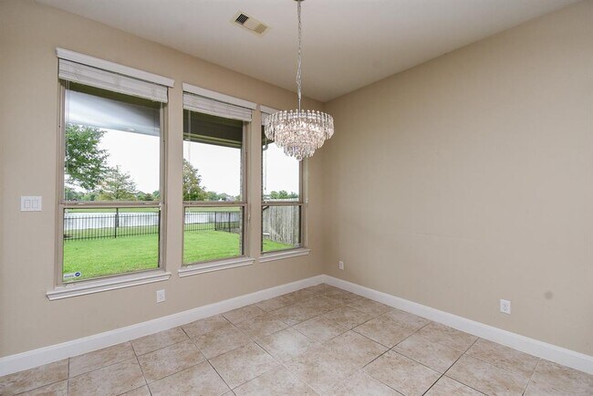 Building Photo - 25807 Somerset Meadows Ct