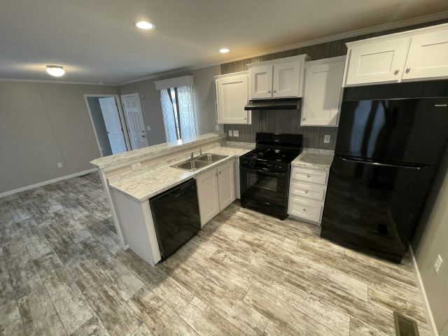 Building Photo - 7 Mary Ann Ct