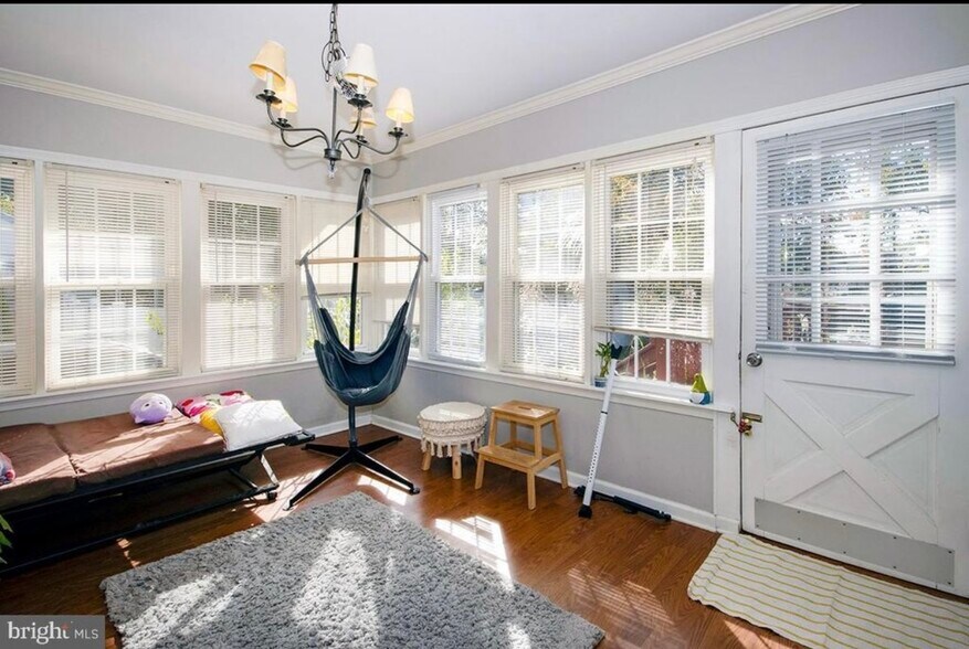 Building Photo - 316 University Blvd