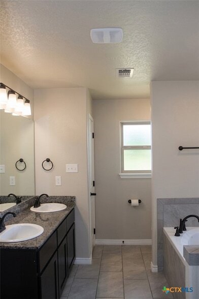 Building Photo - 2509 Meadow Lark Dr