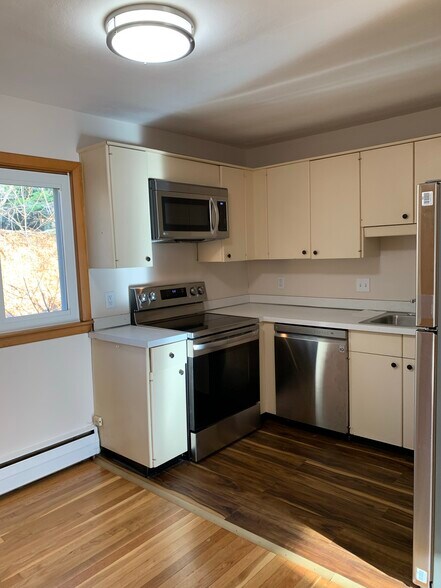 Kitchen - 96 Lionel Ave
