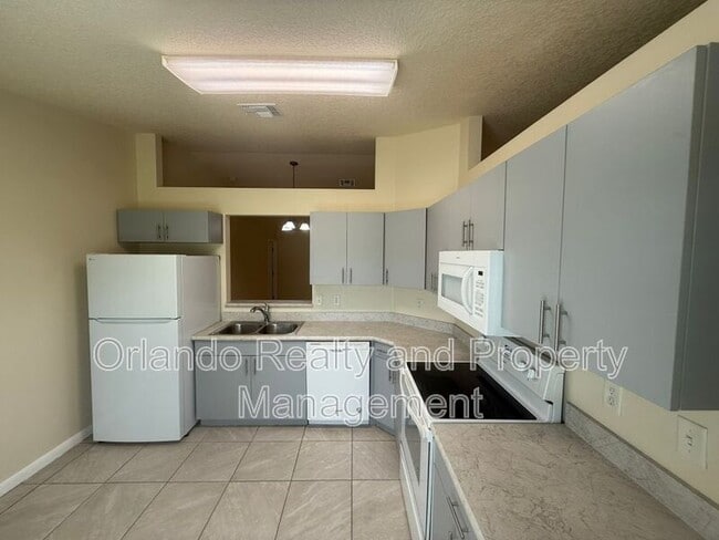 Building Photo - 1726 Pineview Ave