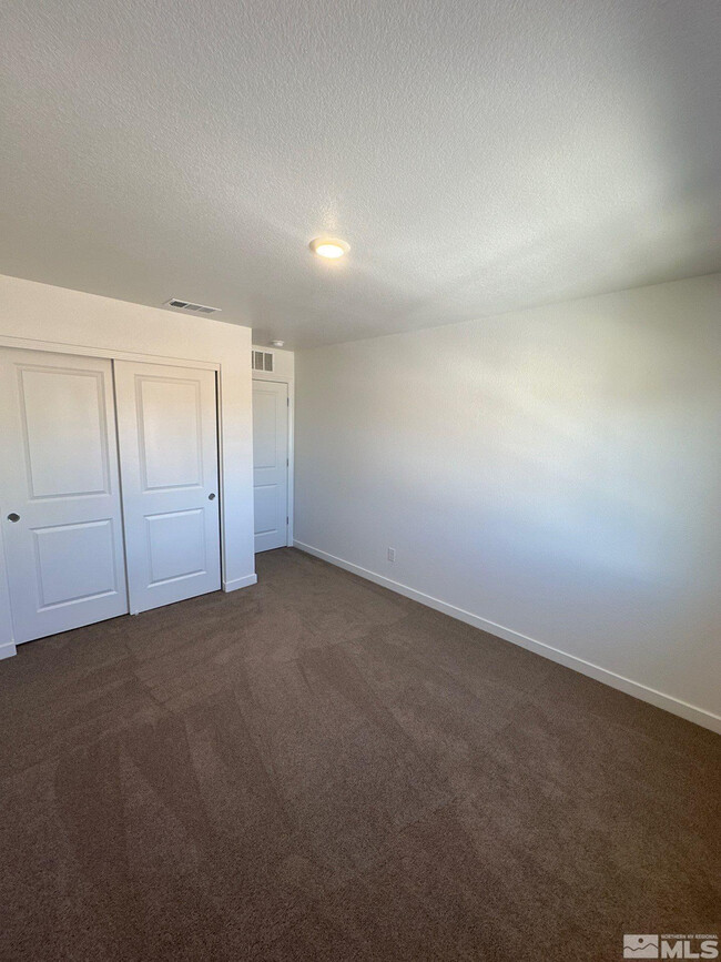 Building Photo - 420 Summer Triangle Dr