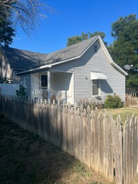 Building Photo - 2026 W 6th Ave